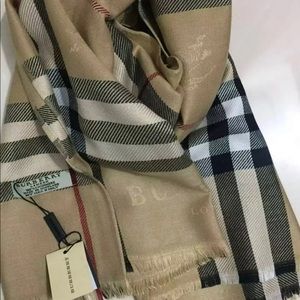 NWT! Burberry scarf!